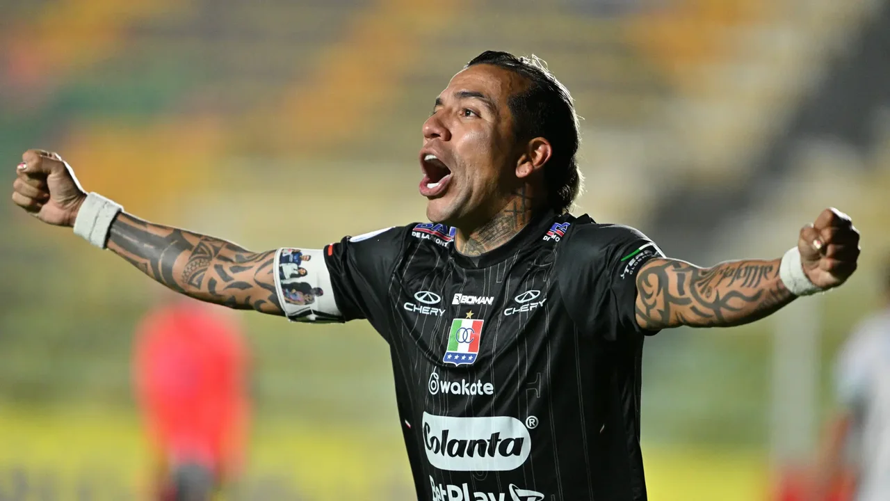 Dayro Moreno, elegido en el once ideal de la Sudamericana: el goleador sigue vigente a sus 40 años