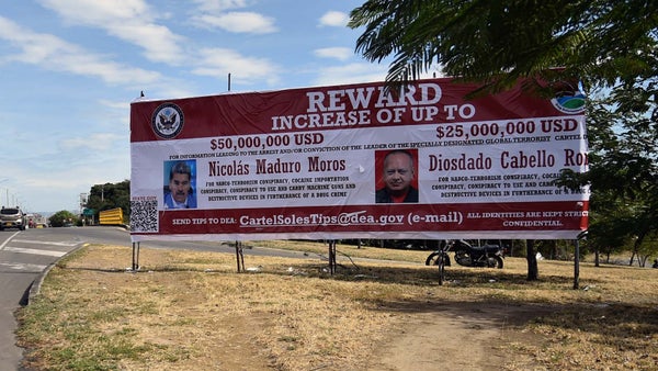 Estados Unidos planearía lanzar panfletos sobre Caracas ofreciendo recompensa por Maduro Estados Unidos planearía lanzar panfletos sobre Caracas ofreciendo recompensa por Maduro