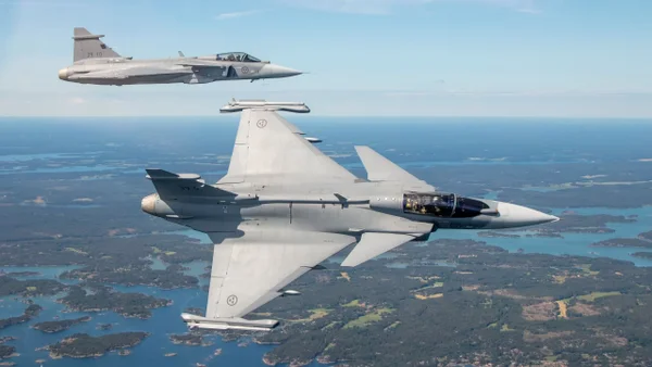 ¿Por qué los aviones Gripen salieron más caros de lo pensado? Críticas al millonario acuerdo