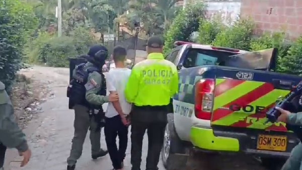 VIDEO | Capturan a alias Carne Molida en Bucaramanga con drogas y $2 millones en efectivo del Tren de Aragua VIDEO | Capturan a alias Carne Molida en Bucaramanga con drogas y $2 millones en efectivo del Tren de Aragua