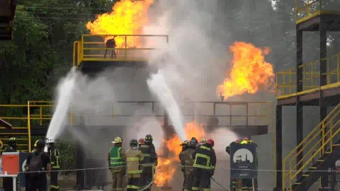 SACS prepara a héroes sin capa, bomberos que salvan vidas en emergencias industriales
