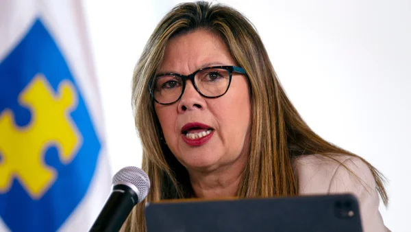 Fiscal Luz Adriana Camargo fue denunciada por prevaricato tras revelaciones de archivos de alias Calarcá Fiscal Luz Adriana Camargo fue denunciada por prevaricato tras revelaciones de archivos de alias Calarcá