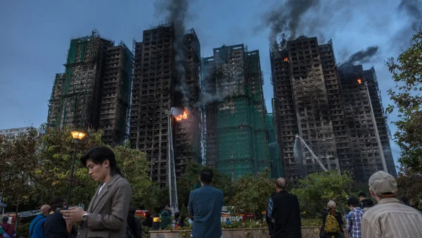 250 desaparecidos y 65 muertos: nuevo balance sobre el incendio en complejo de apartamentos en Hong Kong 250 desaparecidos y 65 muertos: nuevo balance sobre el incendio en complejo de apartamentos en Hong Kong