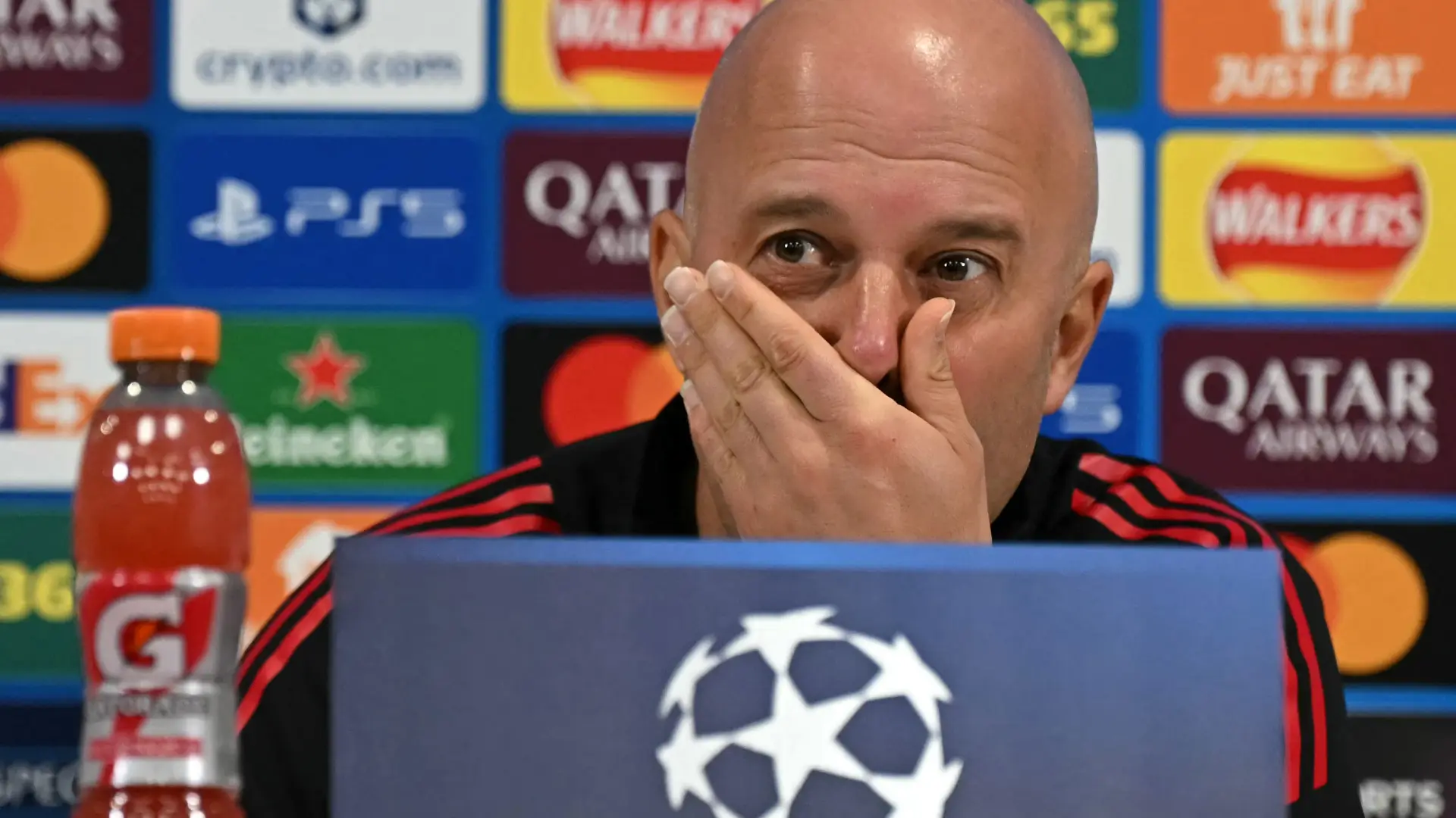 Arne Slot técnico de Liverpool