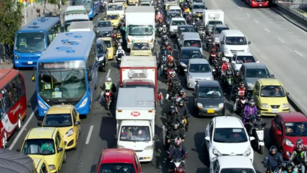 Gobernador de Cundinamarca pide reconsiderar el pico y placa para no matriculados en Bogotá Gobernador de Cundinamarca pide reconsiderar el pico y placa para no matriculados en Bogotá