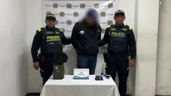 Abandonaron a conductor en una zona boscosa de Soacha tras intimidarlo y robarle su vehículo en Soacha Abandonaron a conductor en una zona boscosa de Soacha tras intimidarlo y robarle su vehículo en Soacha