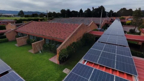 Gimnasio Los Andes proyecto paneles solares medio ambiente