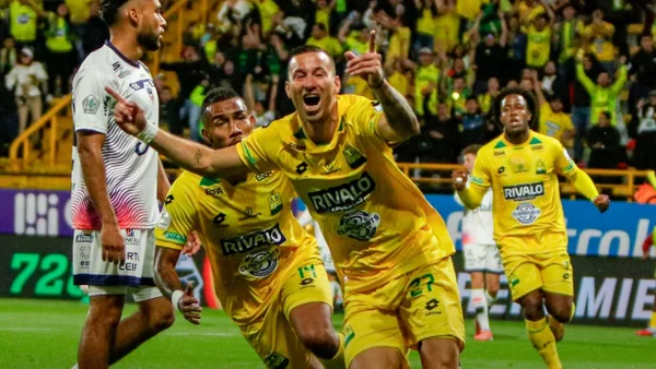 Bucaramanga no le dio chance a Fortaleza y definirá el finalista frente a Tolima Bucaramanga no le dio chance a Fortaleza y definirá el finalista frente a Tolima