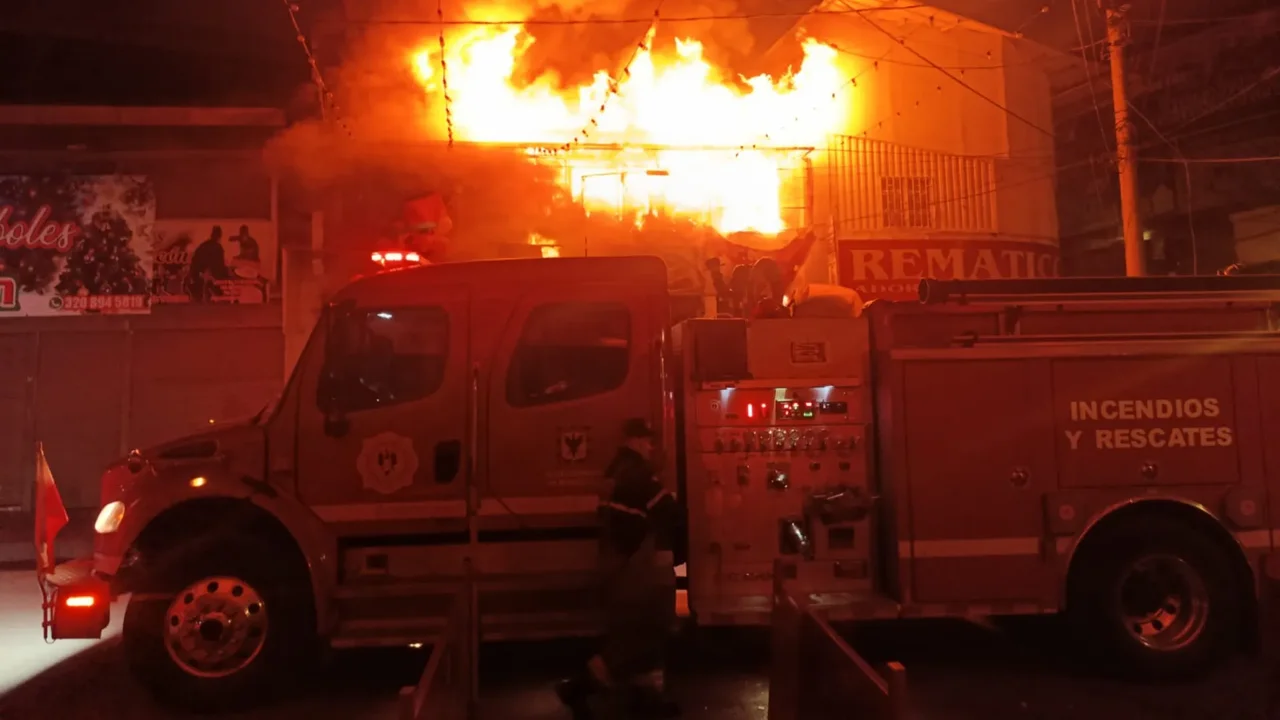 Cover image for Bomberos de Bogotá reportan incendio en San Victorino: para controlarlo se requirieron aeronaves no tripuladas