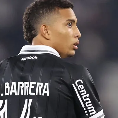 Jordan Barrera brilla con un golazo de chilena en el clásico Botafogo-Corinthians