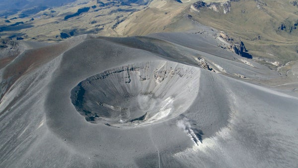 Volcán Puracé mantiene en vilo a 35 familias de Río Negro por riesgo de ceniza volcánica Volcán Puracé mantiene en vilo a 35 familias de Río Negro por riesgo de ceniza volcánica