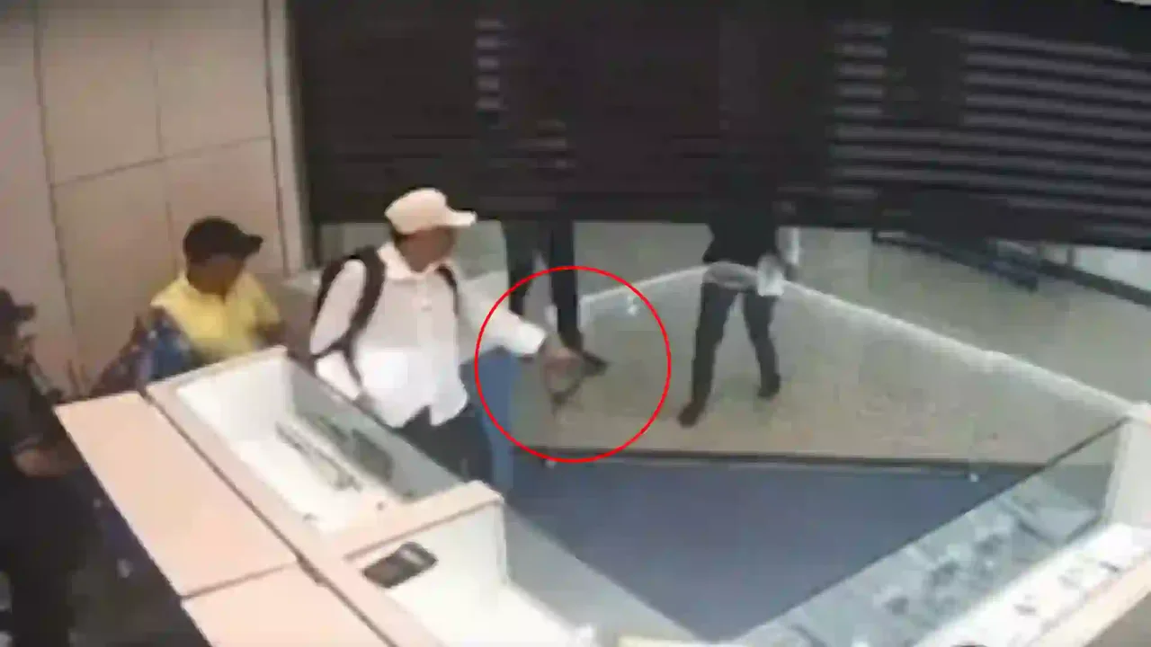 Cover image for Video grabó la mortal balacera en joyería de Bucaramanga: eran del Tren de Aragua