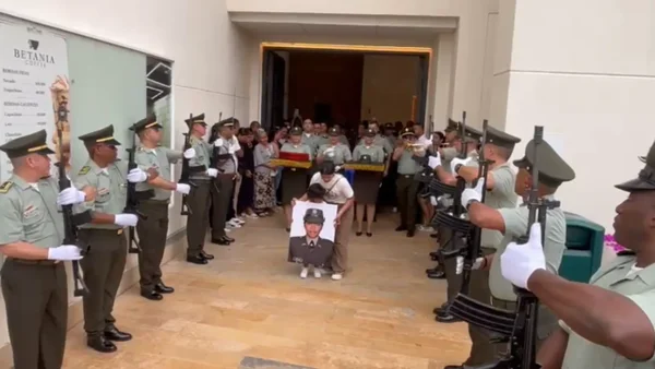 Patrullera que habría sido asesinada por funcionario del Inpec en una discusión de pareja fue despedida con honores