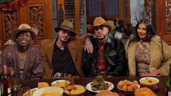 “20 garrafas, buñuelos y natilla”: Ryan Castro hace concurso tras lanzar su canción ‘Mi fortuna’ “20 garrafas, buñuelos y natilla”: Ryan Castro hace concurso tras lanzar su canción ‘Mi fortuna’