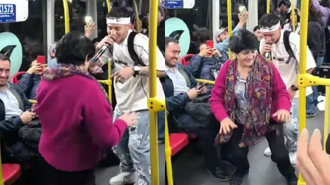 Viral baile en Transmilenio