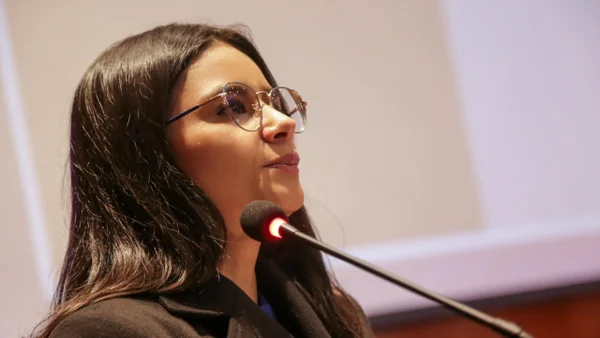 Angie Rodríguez denuncia que cinco hombres ingresaron a su casa familiar y se robaron documentos