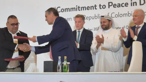 Gobierno Nacional y el Ejército Gaitanista de Colombia (EGC) sellan acuerdos en Doha Catar