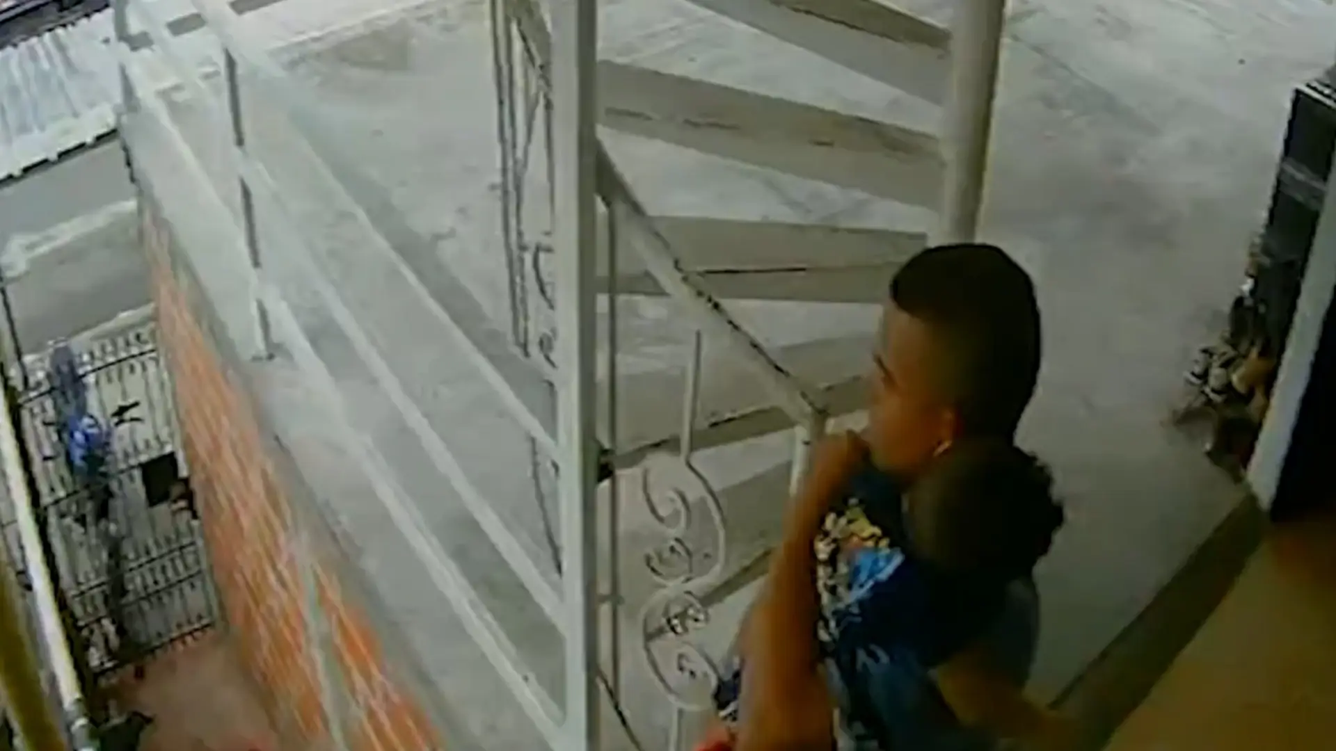 Video delata al hombre que asesinó a su hijo en Cali