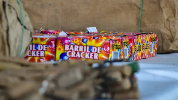 Incautaron casi una tonelada de pólvora en carretas y bodegas ilegales en Bogotá: ¿cómo las hallaron? Incautaron casi una tonelada de pólvora en carretas y bodegas ilegales en Bogotá: ¿cómo las hallaron?