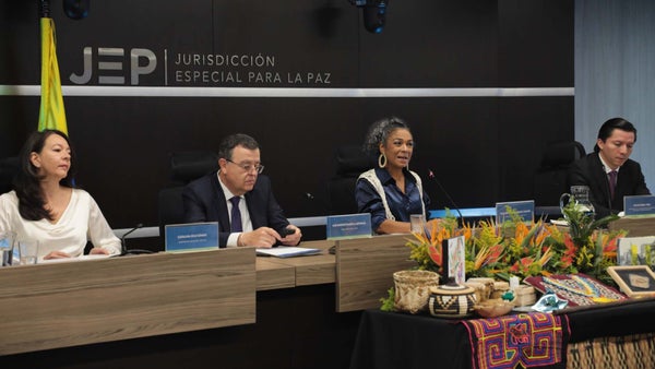 JEP imputó a ocho exFarc y 21 comparecientes de la Fuerza Pública por crímenes en el Urabá JEP imputó a ocho exFarc y 21 comparecientes de la Fuerza Pública por crímenes en el Urabá