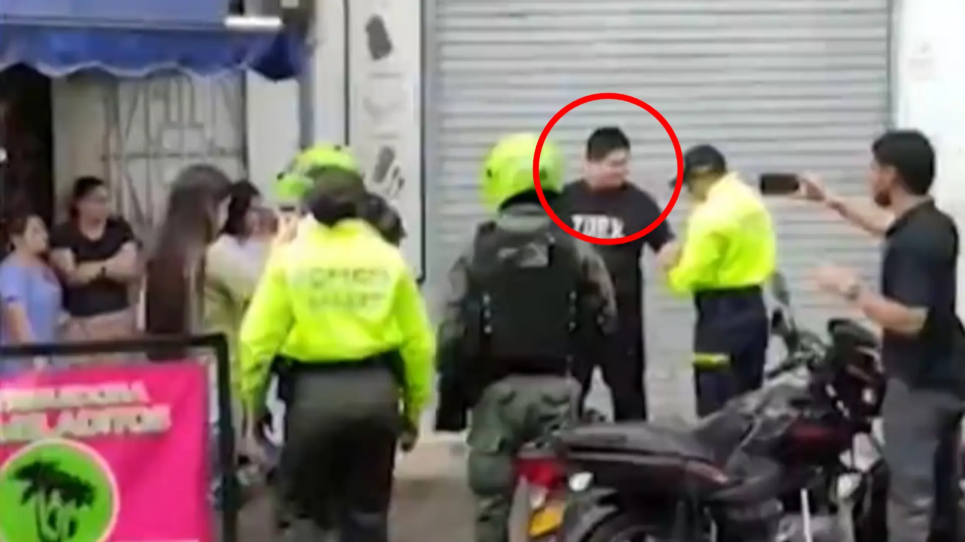 Asiático con contrabando