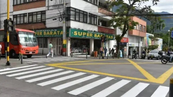 X amarilla en las vías de Colombia: ¿Para qué sirve y cuánto cuesta la multa por bloquear intersecciones? X amarilla en las vías de Colombia: ¿Para qué sirve y cuánto cuesta la multa por bloquear intersecciones?