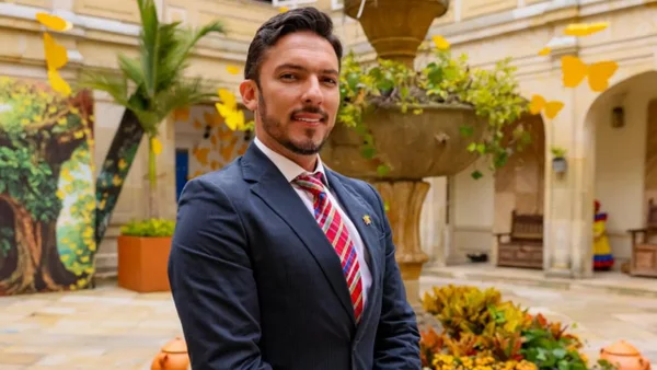 Sandra Ramírez sale en defensa del ministro de la Igualdad y lanza acusaciones en contra de dos congresistas Sandra Ramírez sale en defensa del ministro de la Igualdad y lanza acusaciones en contra de dos congresistas