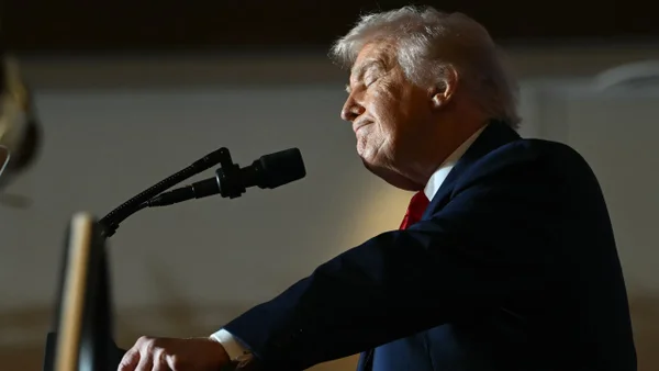 Casa Blanca aseguró que moretones y vendas en las manos de Trump son por “tantos apretones de mano” Casa Blanca aseguró que moretones y vendas en las manos de Trump son por “tantos apretones de mano”