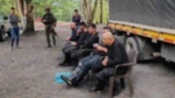 Tras 11 horas retenidos liberan a más de 60 trabajadores de una mina en Boyacá Tras 11 horas retenidos liberan a más de 60 trabajadores de una mina en Boyacá