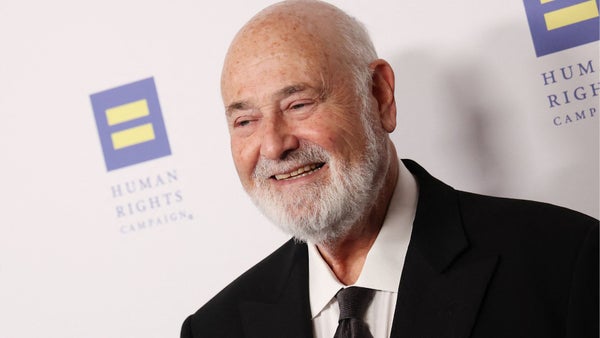 La policía investiga la muerte de Rob Reiner y su esposa como un aparente homicidio La policía investiga la muerte de Rob Reiner y su esposa como un aparente homicidio