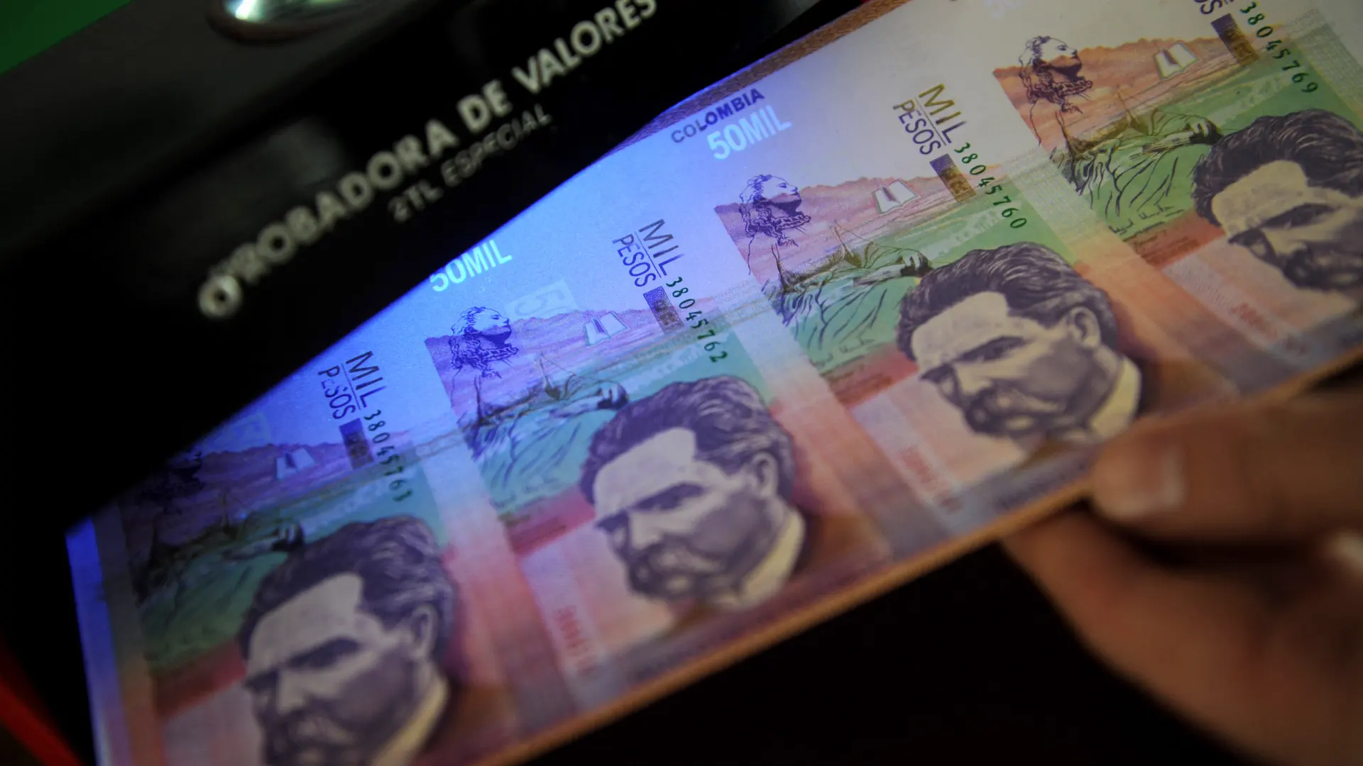 Billete de 50.000 pesos colombiano antiguo