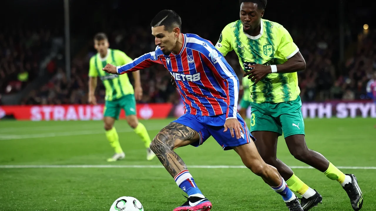 Dos gigantes de la Premier League van por Daniel Muñoz: esto dicen en Inglaterra