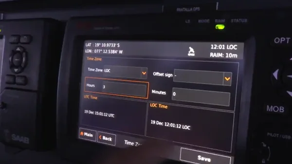 El Buque ARC Simón Bolívar ajusta su horario dos horas durante la navegación por cambio de longitud