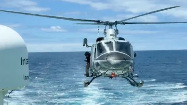 Así se realiza la maniobra de sobrevuelo de helicóptero en el ARC Simón Bolívar