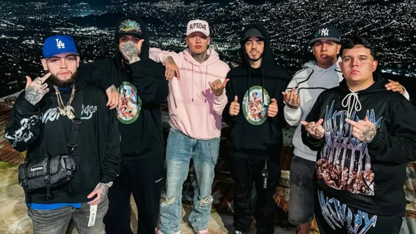 Así fue el reencuentro de Blessd y Karina García, con el que explotaron las redes