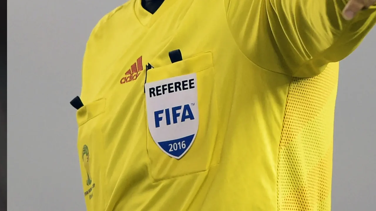 Reconocido árbitro del fútbol colombiano fue sancionado "de por vida": esta sería la razón