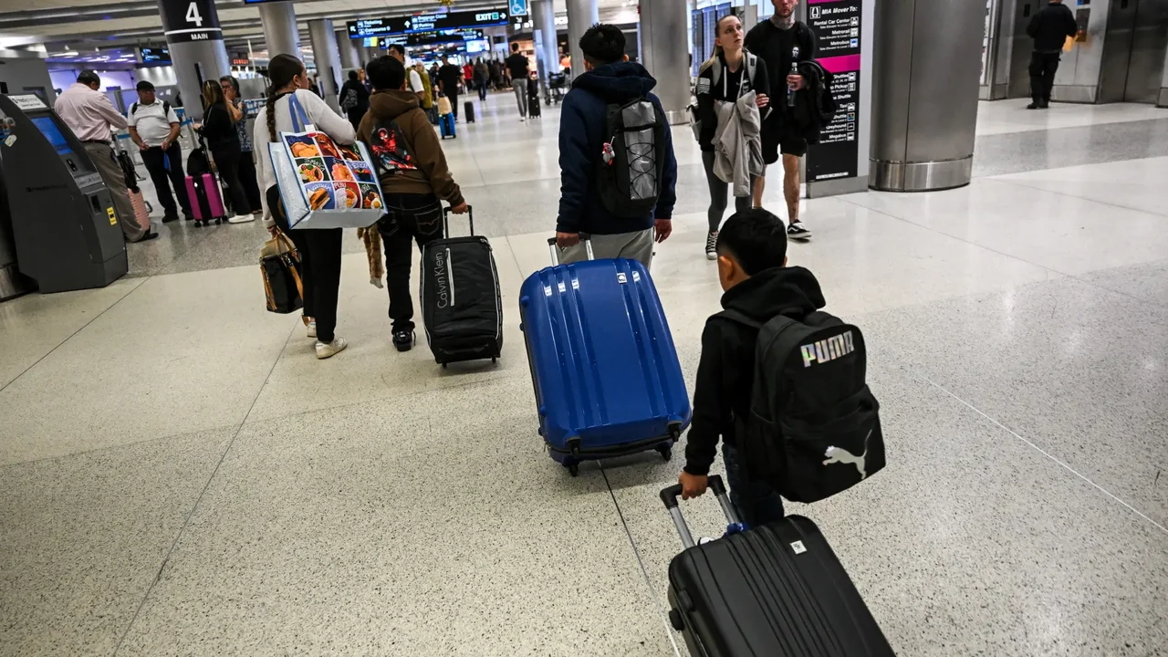 Desde este 26 de diciembre, Estados Unidos intensificará controles para extranjeros que entren y salgan del país
