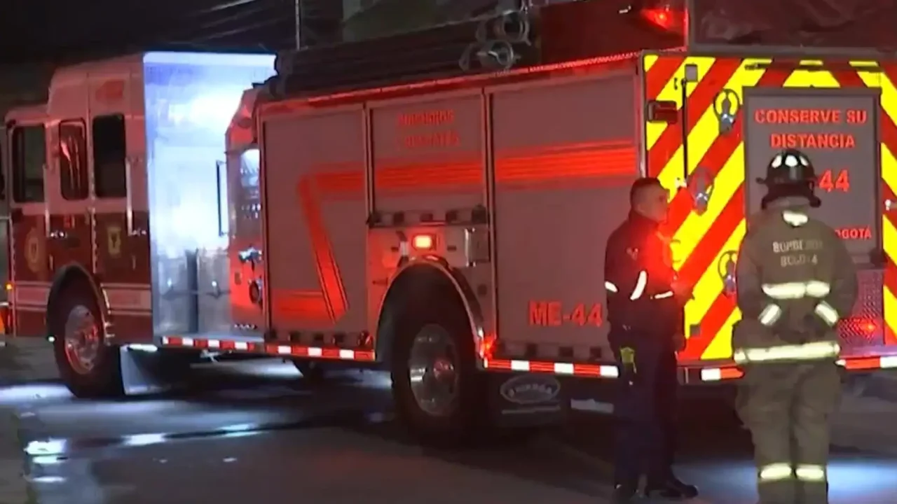 Fire in a room left a woman and a 3-year-old child dead in Cali: they were found incinerated