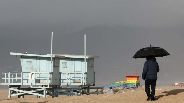California enfrenta fuertes lluvias e inundaciones durante el fin de año