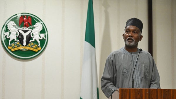 Nigeria confirma que entregó información a EE.UU. antes de bombardeos contra el Estado Islámico