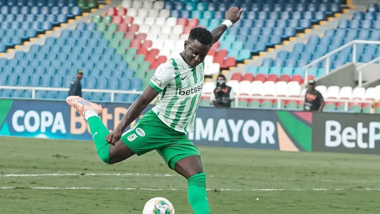 Atlético Nacional rompió el silencio y se pronunció tras versiones de deuda con Marino Hinestroza: COMUNICADO OFICIAL