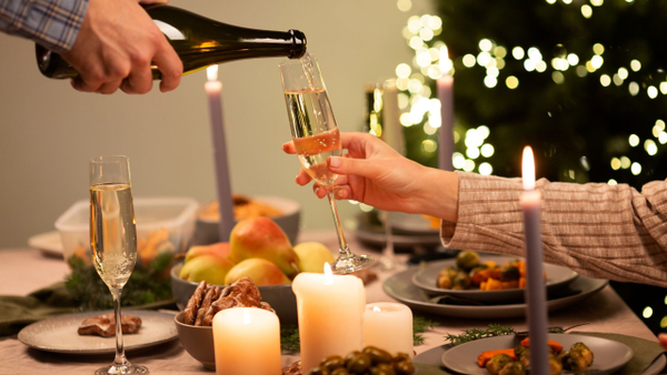 Cenas de fin de año: cómo evitar indigestión, gastritis y malestar el 31 de diciembre según la IA