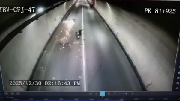 Motociclista perdió el control y protagonizó fuerte accidente en túnel de la vía Bogotá – Villavicencio Motociclista perdió el control y protagonizó fuerte accidente en túnel de la vía Bogotá – Villavicencio