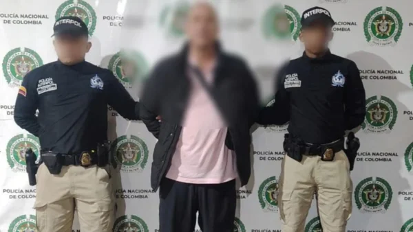 ¿Quién es el británico requerido en España que fue capturado en el aeropuerto de Rionegro?