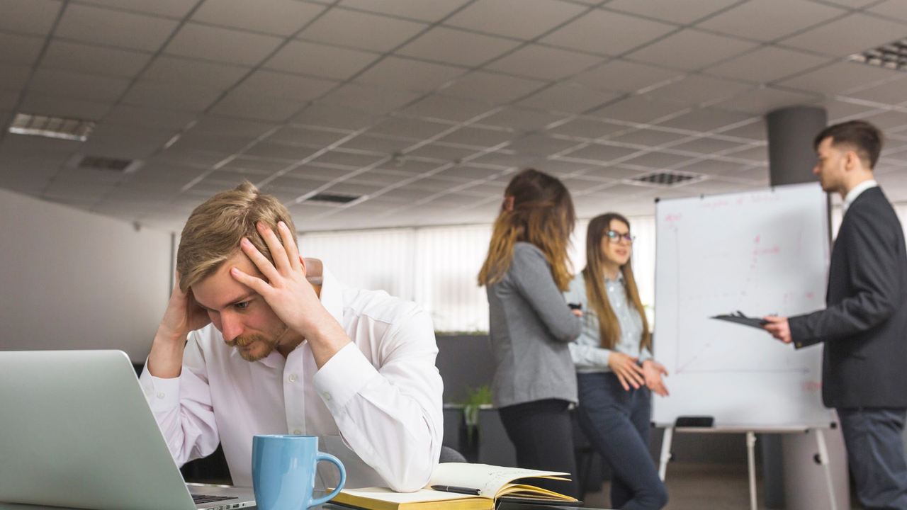 ¿Cómo desconectarse del trabajo?: expertos explican técnicas para mejorar la salud mental