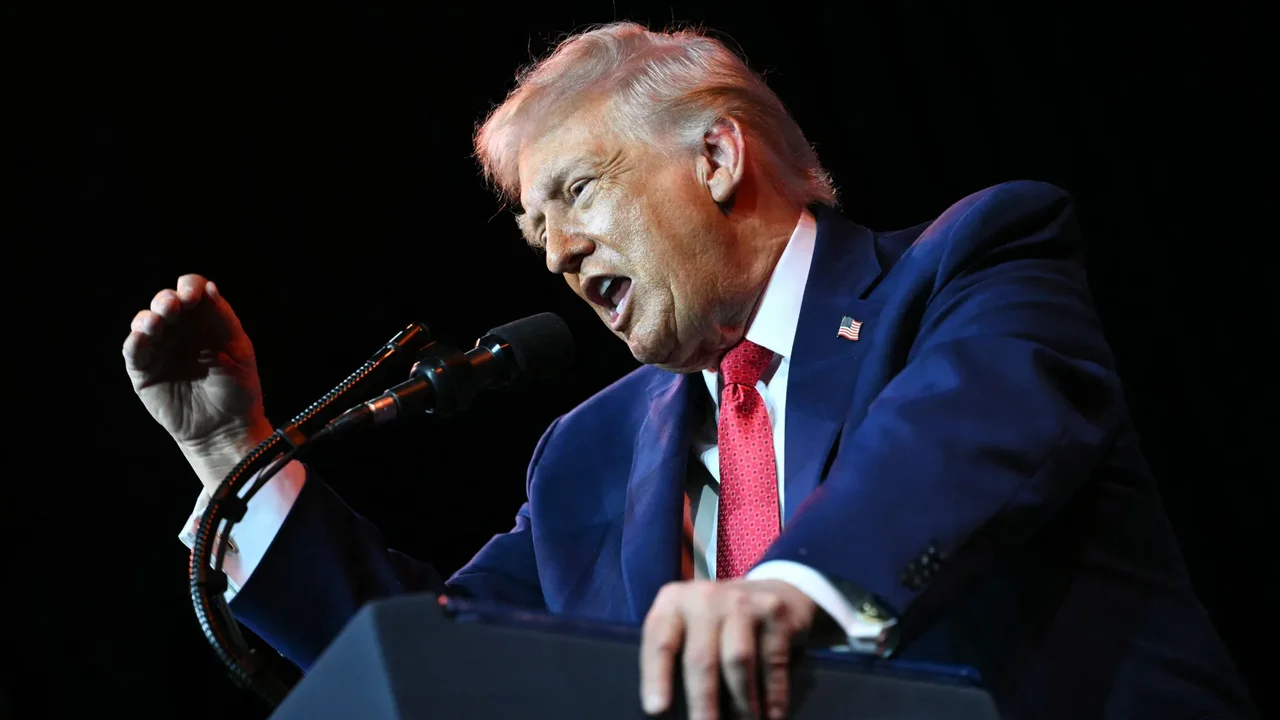 Impuestos del 100% podrían aplicarse a productos europeos en EE. UU., advirtió Trump