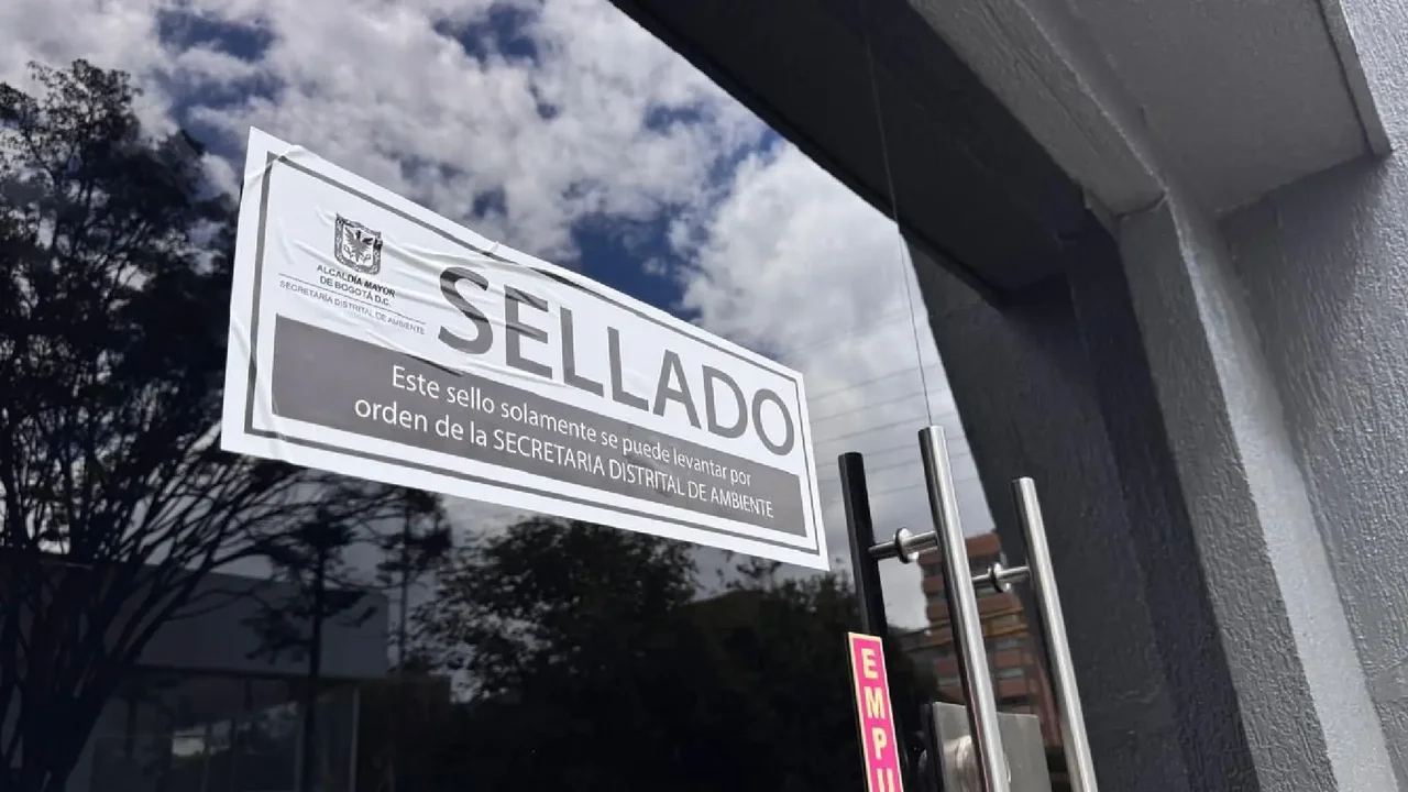 Revelan imágenes impactantes de residuos biológicos arrojados por clínica estética en Suba