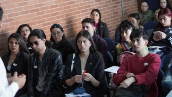 ¿Qué pasará con los apoyos de transporte para jóvenes a la E tras el alza del pasaje en Bogotá? ¿Qué pasará con los apoyos de transporte para jóvenes a la E tras el alza del pasaje en Bogotá?