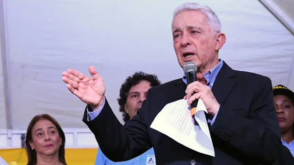 Álvaro Uribe confirmó que no asistirá a la reunión de la Comisión Asesora de Relaciones Exteriores