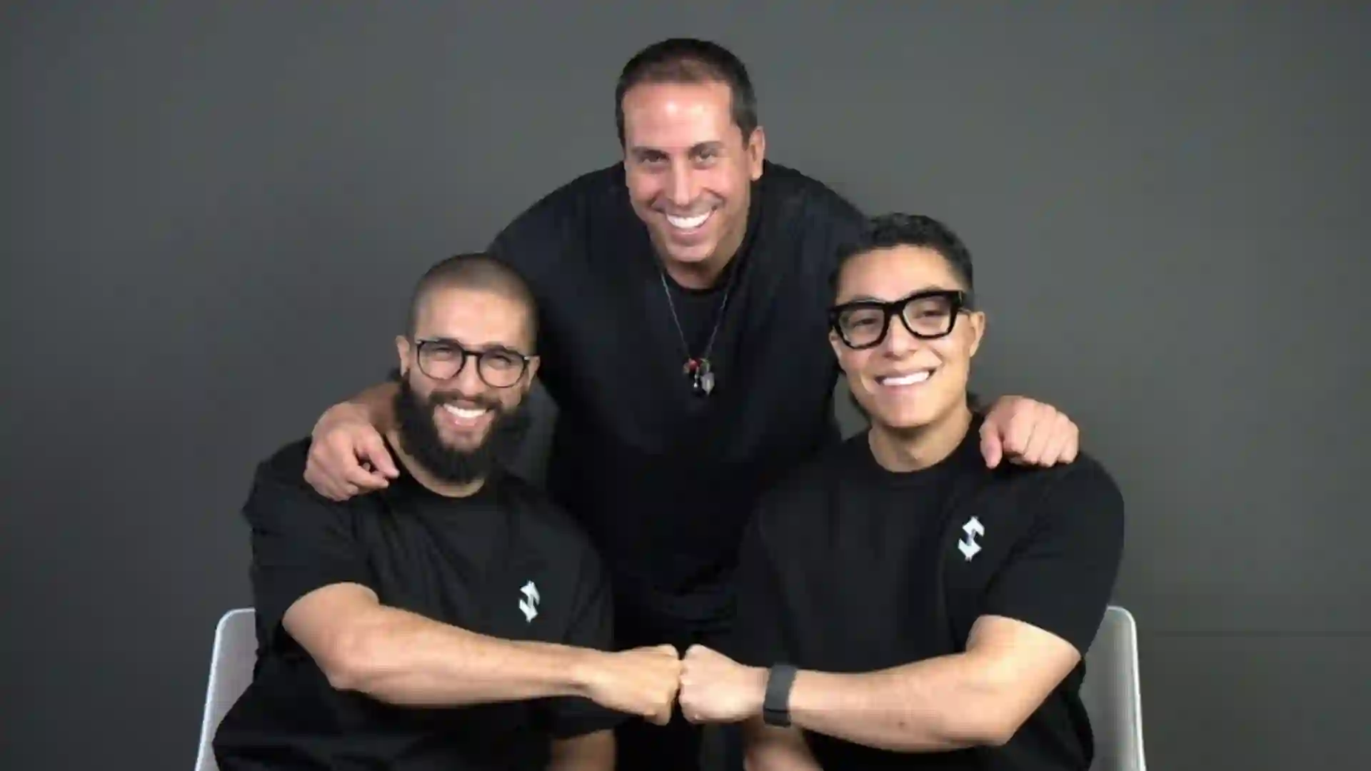 Hermanos colombianos crean startup con IA que produce anuncios en segundos y conquista tres continentes